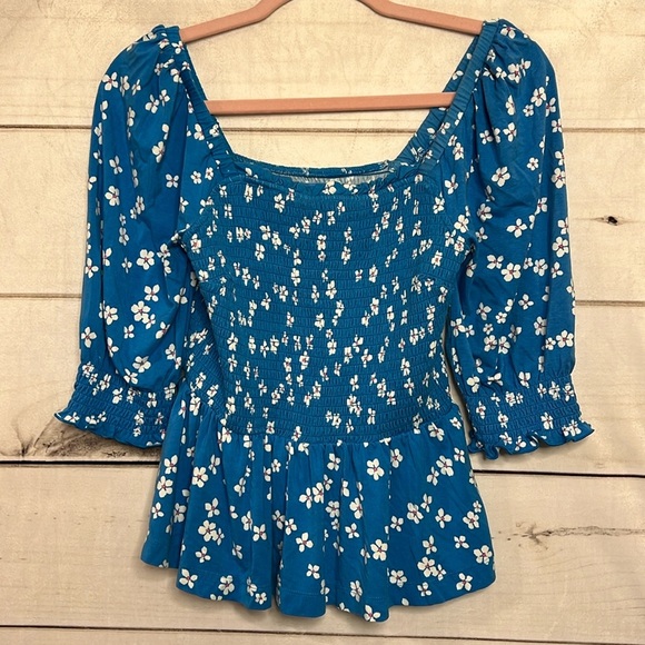 EUC Size XS Draper James Blue Floral Smocked Top - Picture 1 of 7